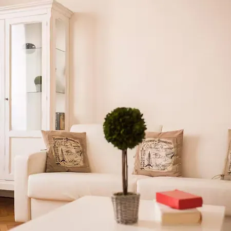 Adelaide 5000 Apartment Milan